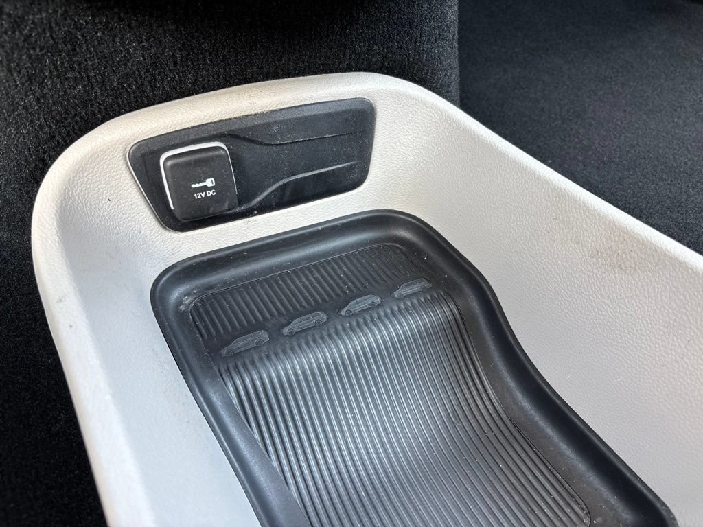 Used 2024 Chrysler Pacifica Touring-L FWD image 33
