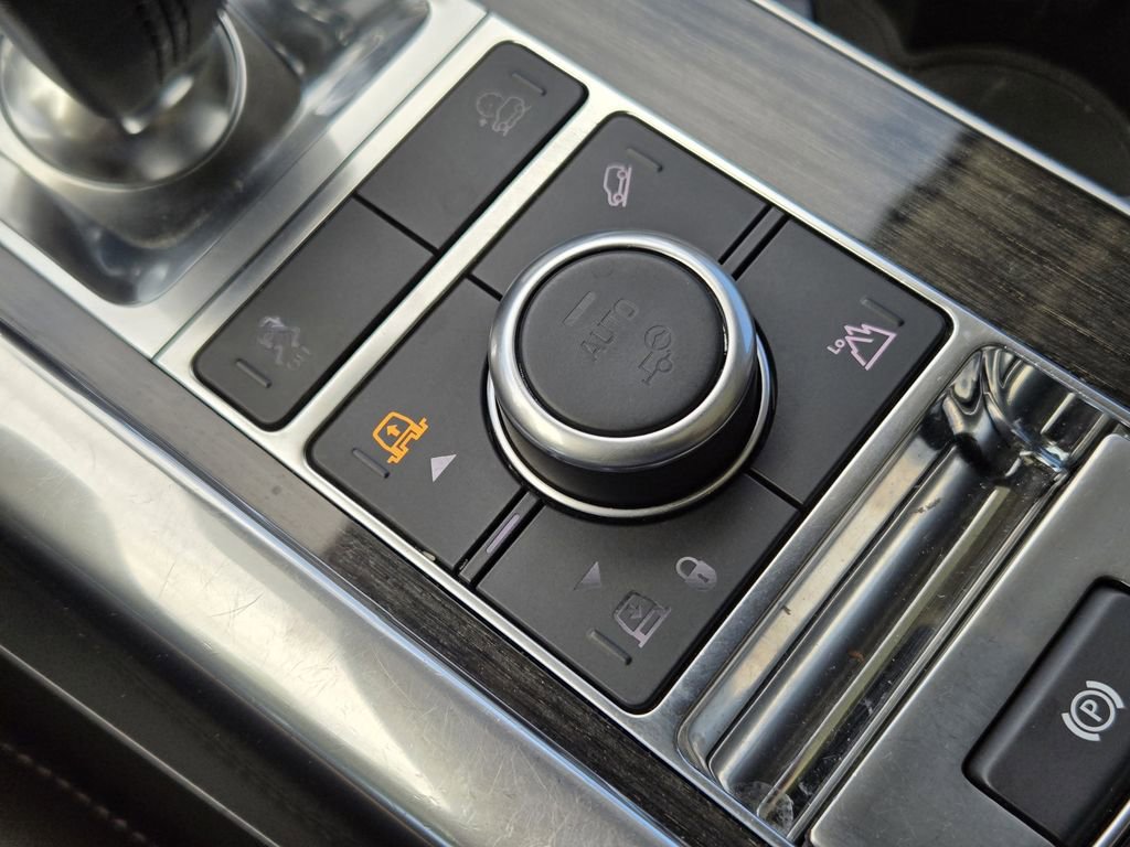 Used 2018 Land Rover Range Rover Sport Supercharged image 24