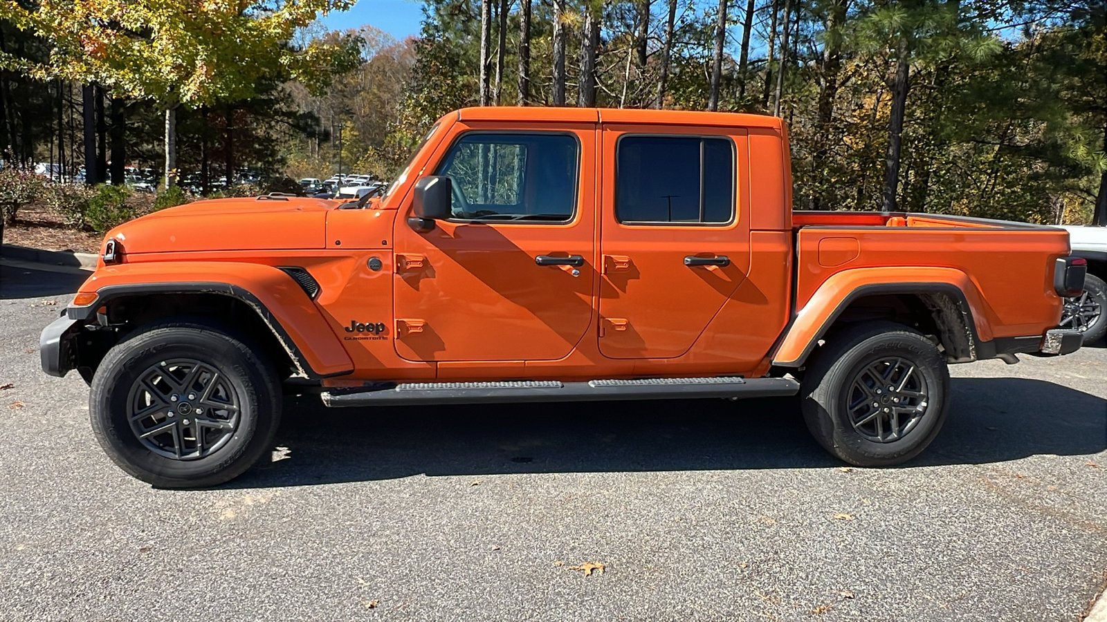 New 2025 Jeep Gladiator Sport image 11