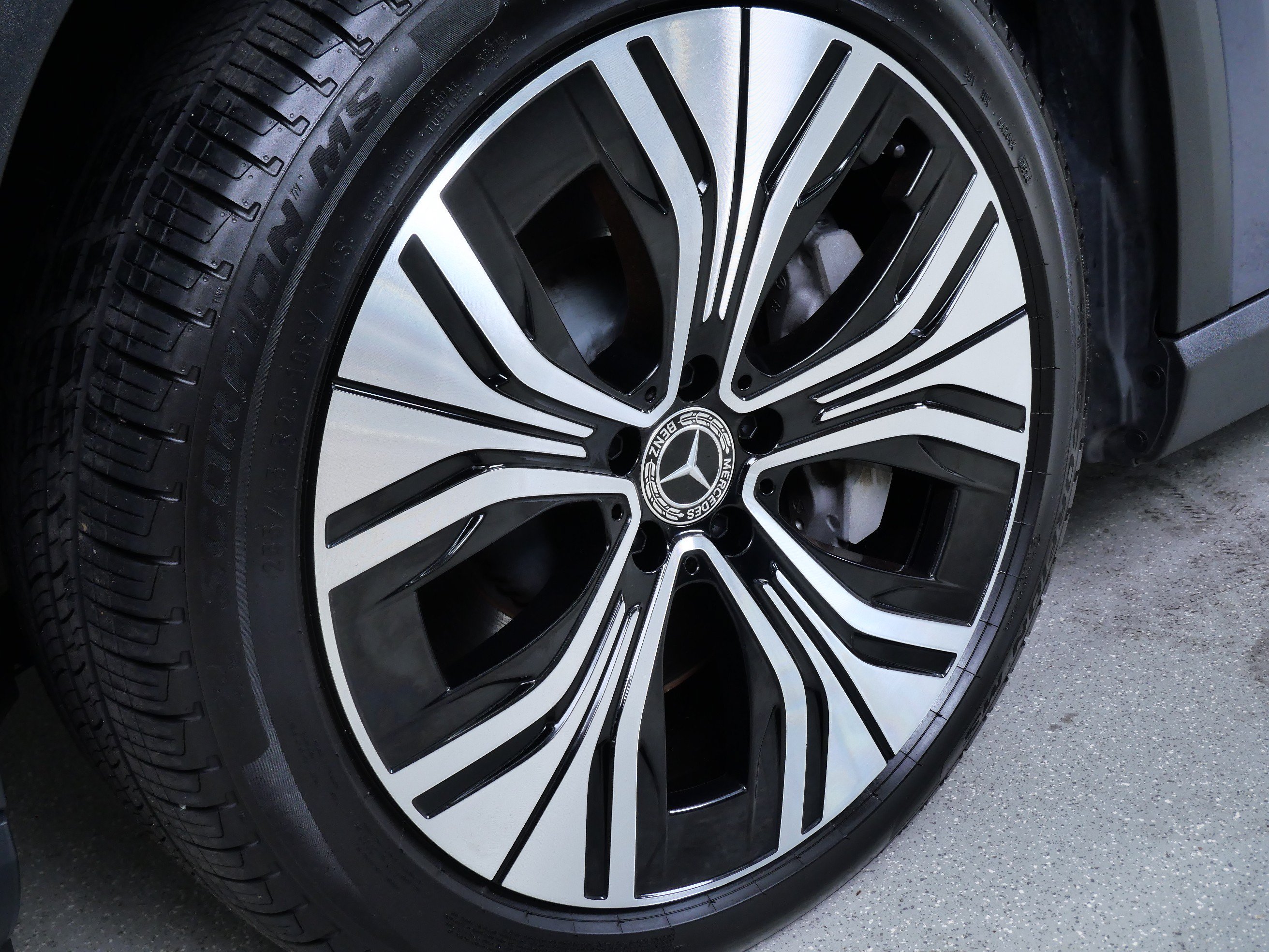 Certified 2023 Mercedes-Benz EQE 350+ 4MATIC SUV w/ Exclusive Trim Package image 13