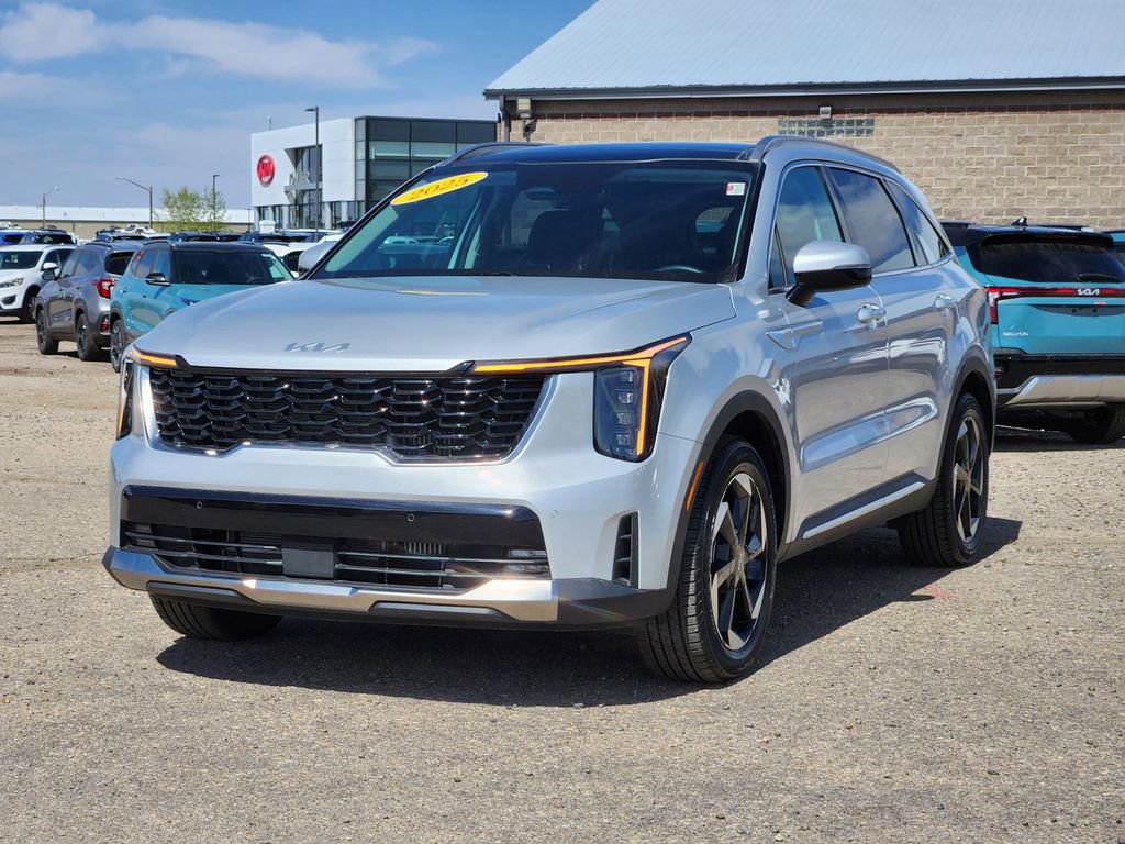 Certified 2025 Kia Sorento EX w/ EX Panoramic Sunroof Package FWD image 4