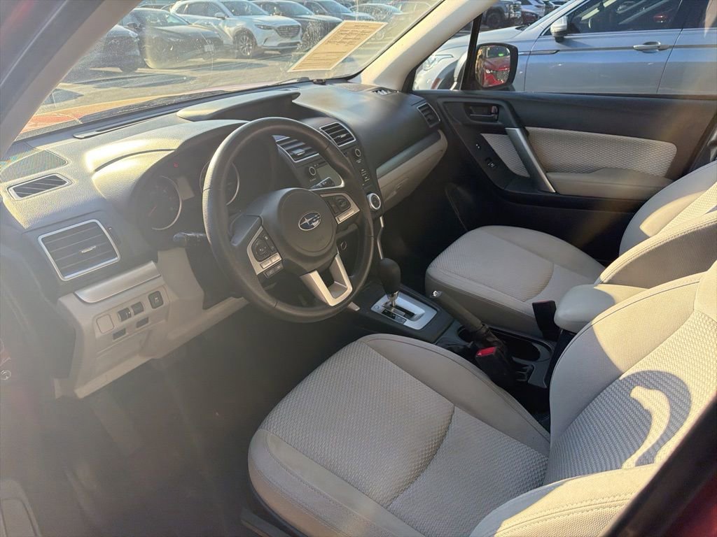 Used 2017 Subaru Forester 2.5i w/ Alloy Wheel Package image 12