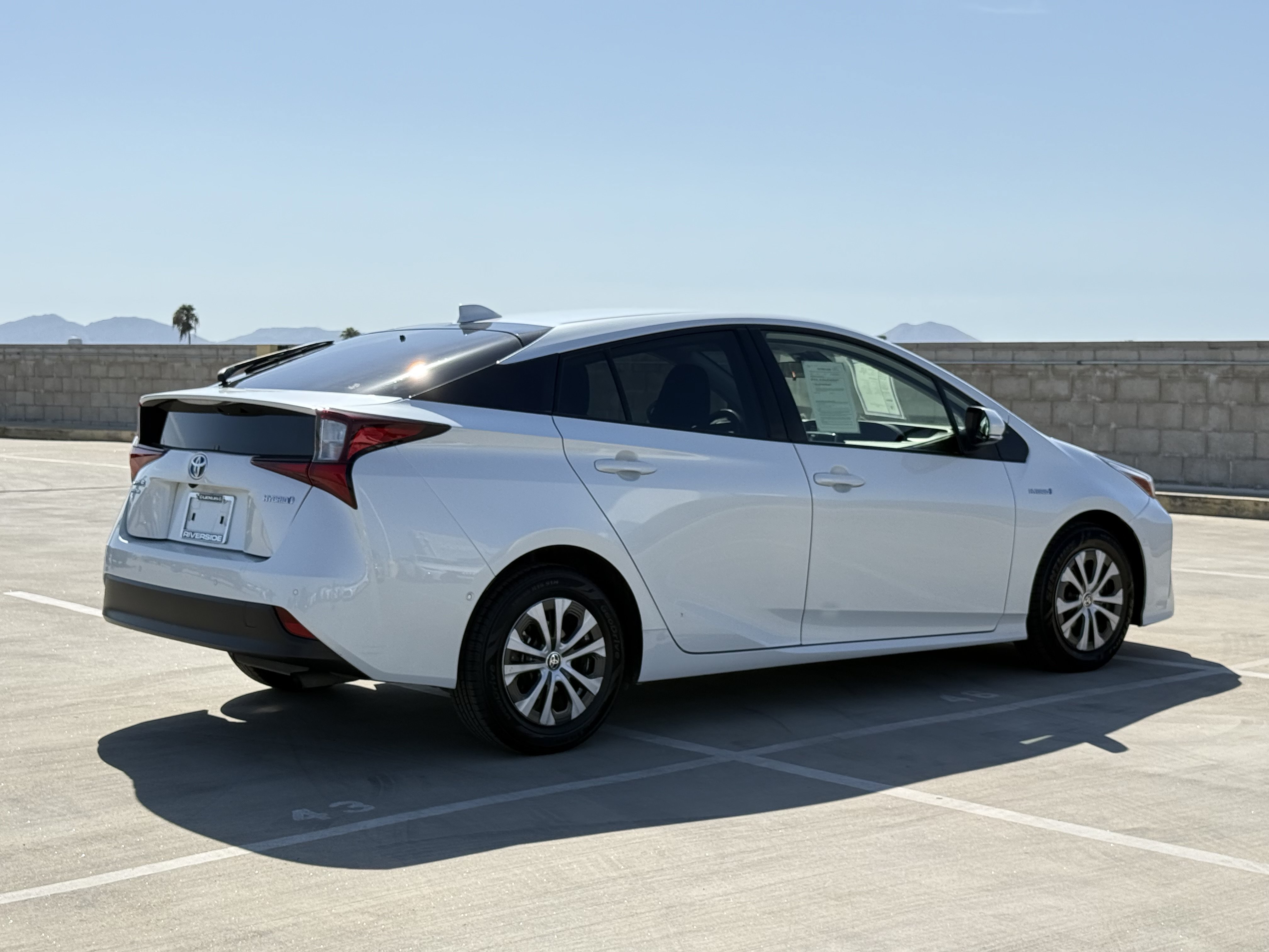 Used 2021 Toyota Prius LE w/ Carpet Mat Package (TMS) AWD/4WD image 12