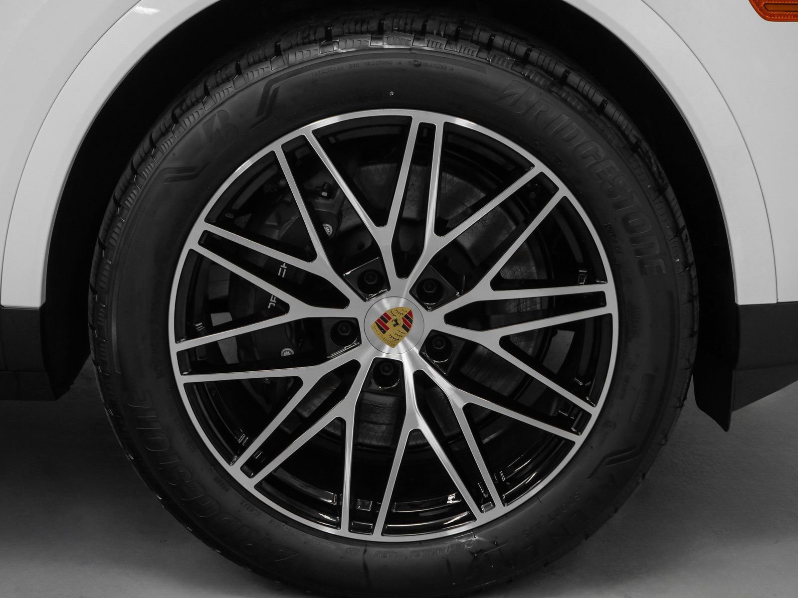 Certified 2024 Porsche Cayenne Coupe image 15