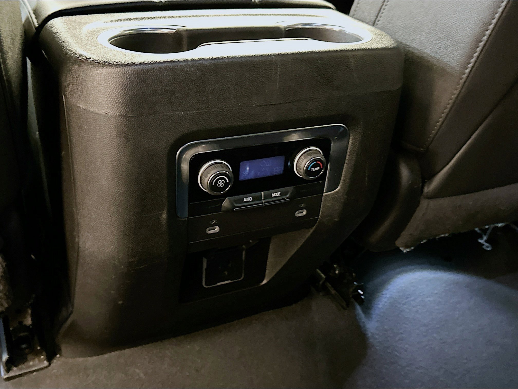 Used 2024 Chevrolet Tahoe LT image 28