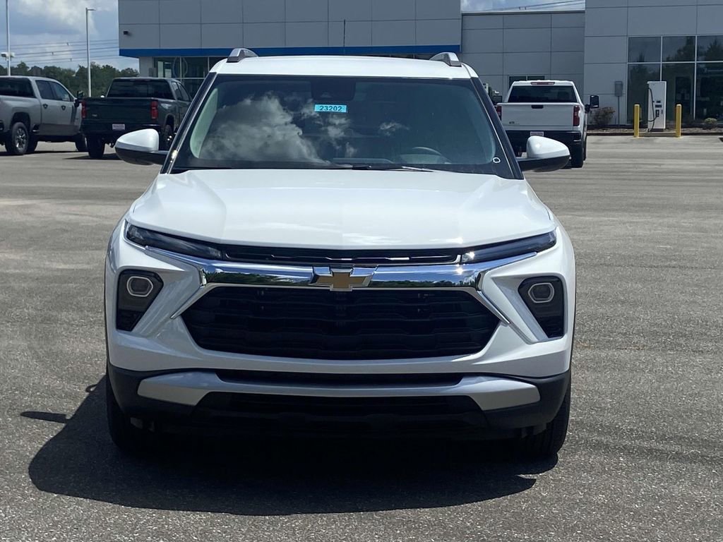 New 2026 Chevrolet TrailBlazer LT w/ Driver Confidence Package image 2