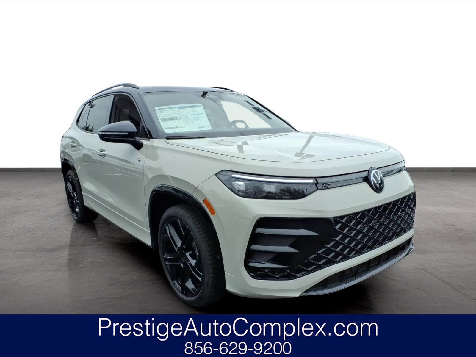 New 2026 Volkswagen Tiguan SE R-Line image 1