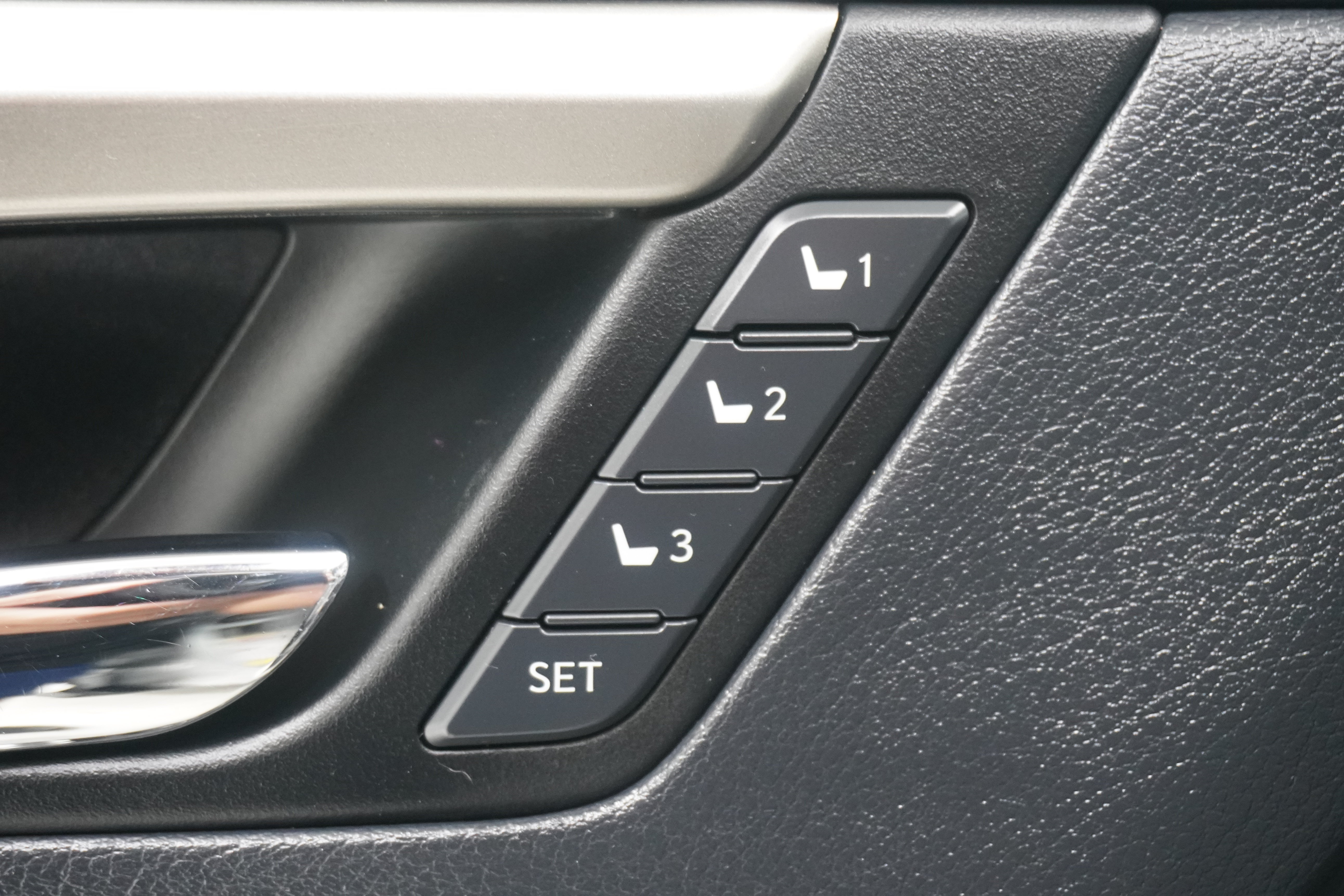 Used 2018 Lexus RX 350 FWD w/ Premium Package image 16