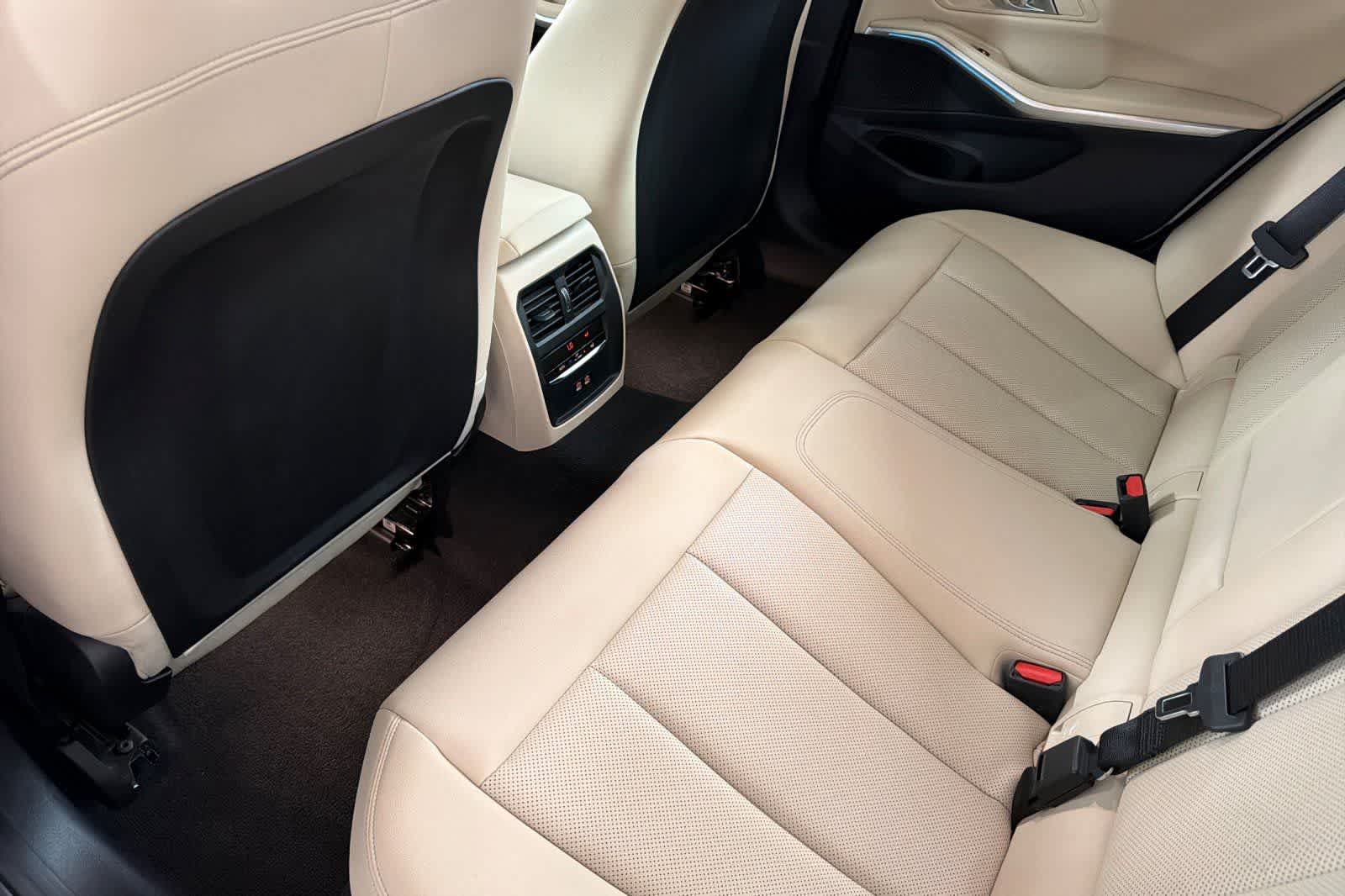 Used 2024 BMW 330e w/ Premium Package RWD image 4