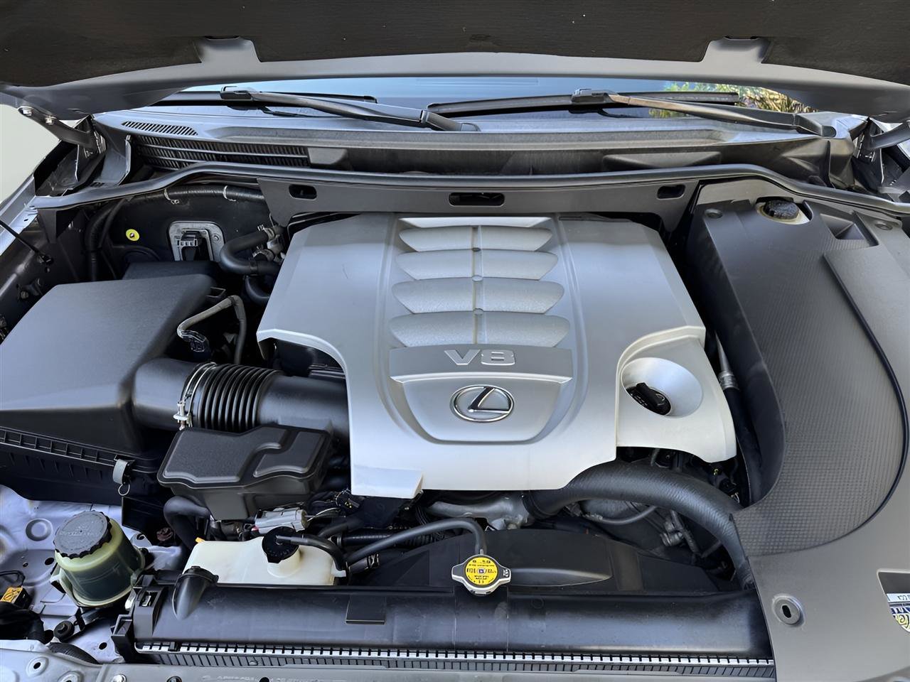 Used 2011 Lexus LX 570 4WD w/ Luxury Pkg image 35