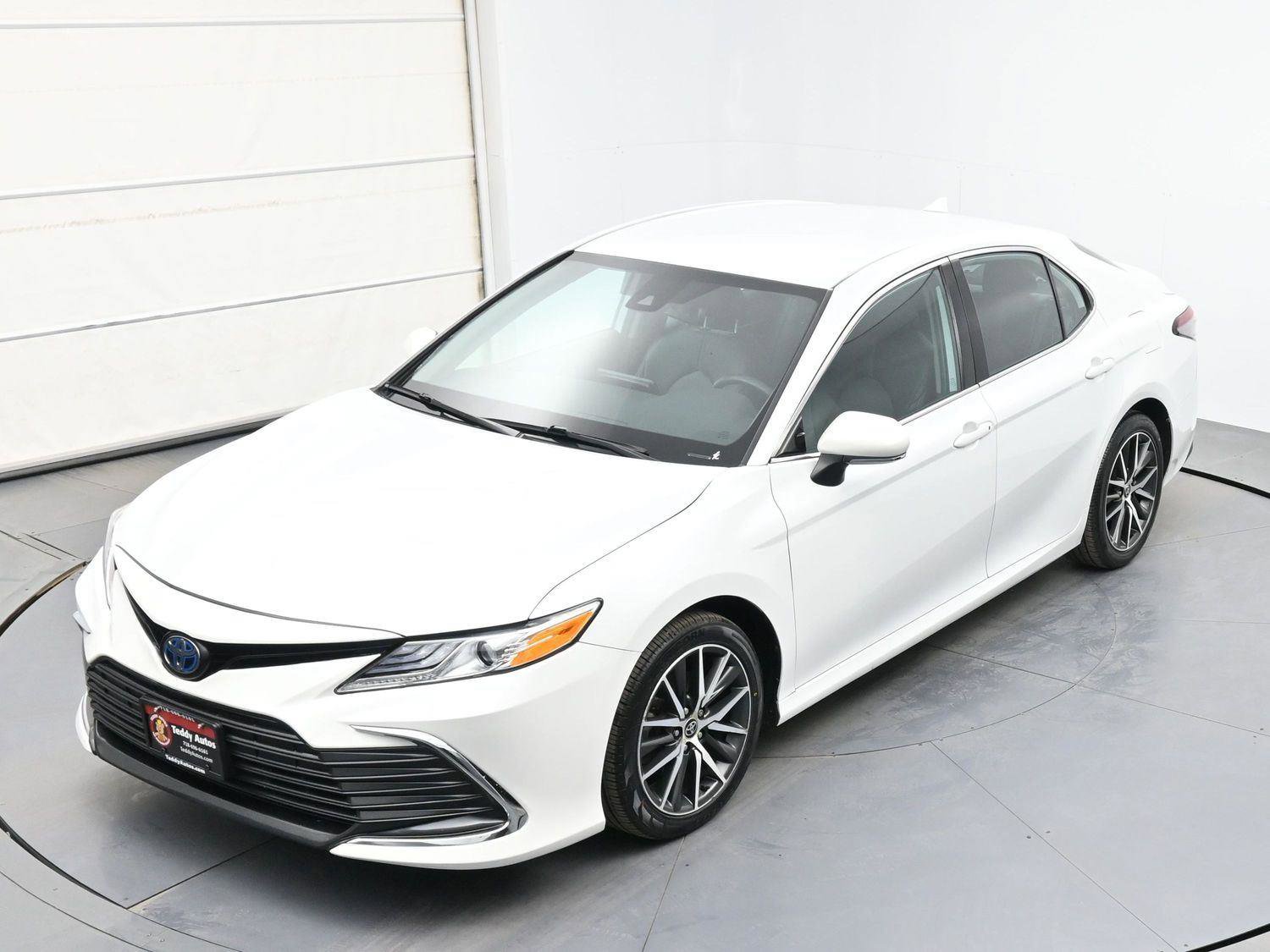 Used 2022 Toyota Camry XLE FWD image 35