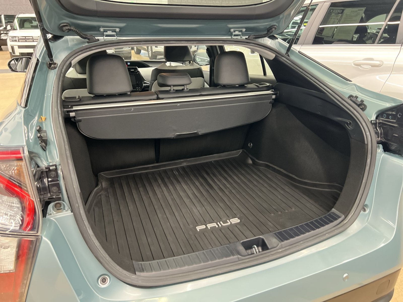 Used 2017 Toyota Prius Four Touring w/ Premium Convenience Package FWD image 21