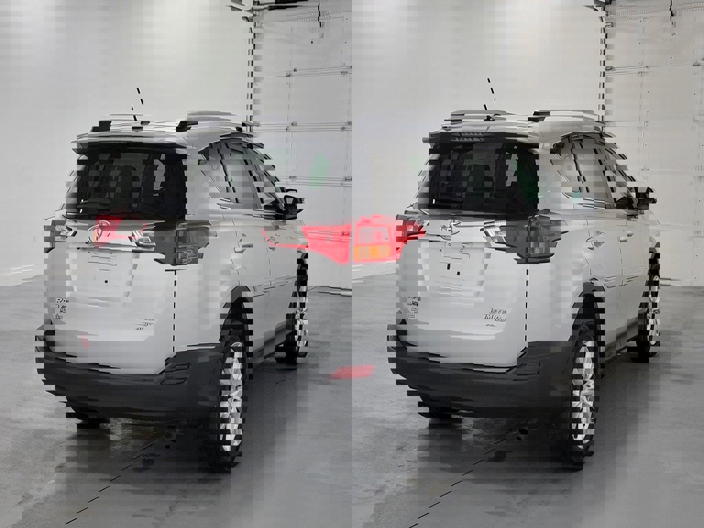 Used 2015 Toyota RAV4 Limited w/ Technology Package image 9