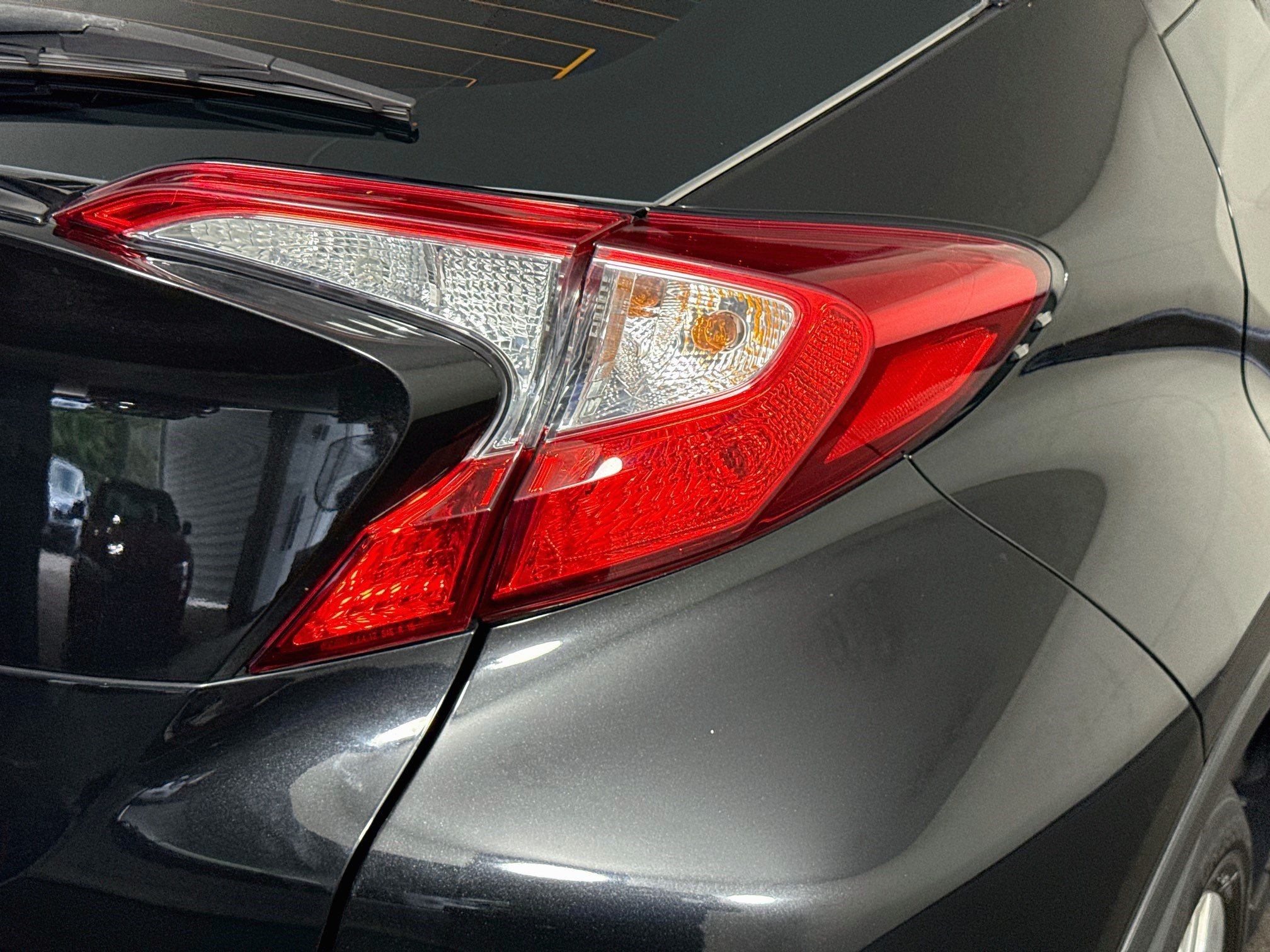 Used 2021 Toyota C-HR LE FWD image 33