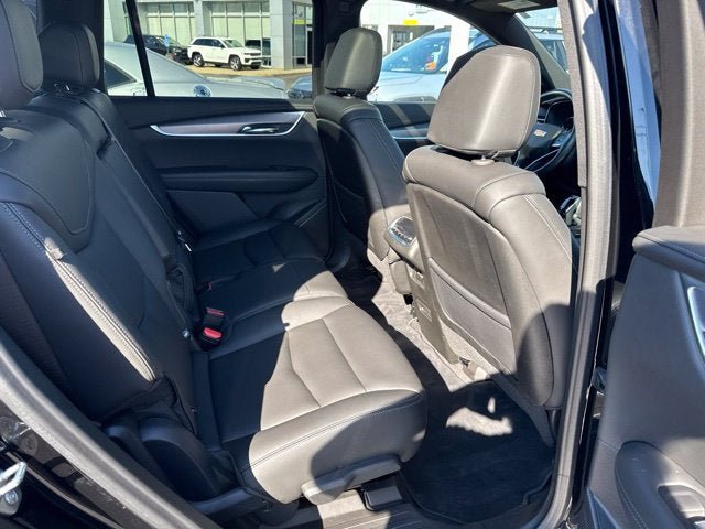 Used 2025 Cadillac XT6 Luxury FWD image 24