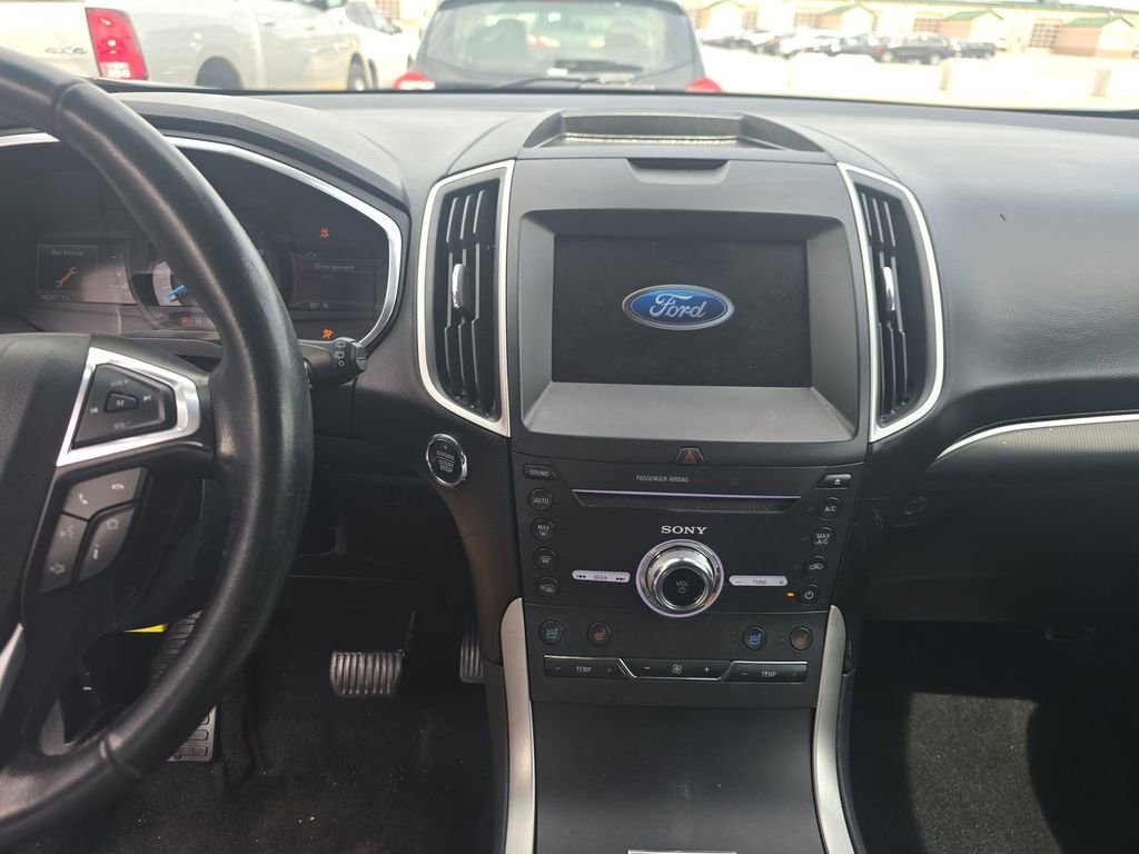 Used 2020 Ford Edge Titanium FWD image 6