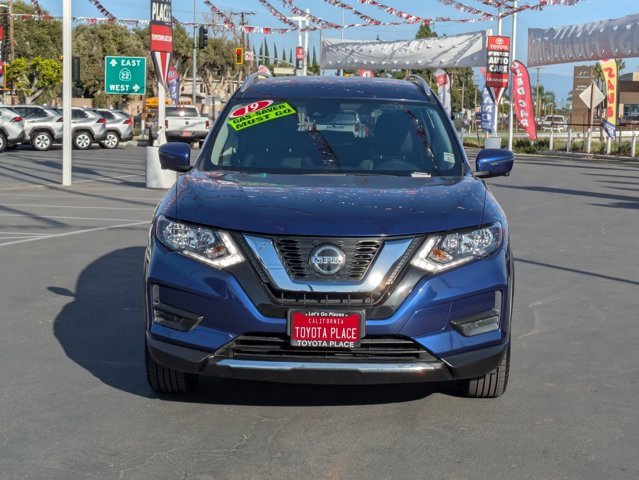 Used 2019 Nissan Rogue SV w/ Premium Package image 2