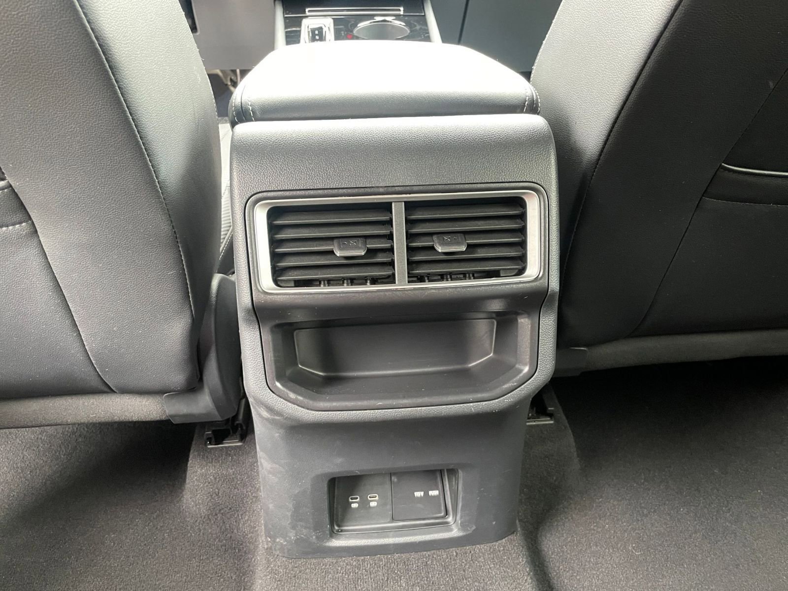 Used 2025 Volkswagen Atlas Cross Sport SE image 24