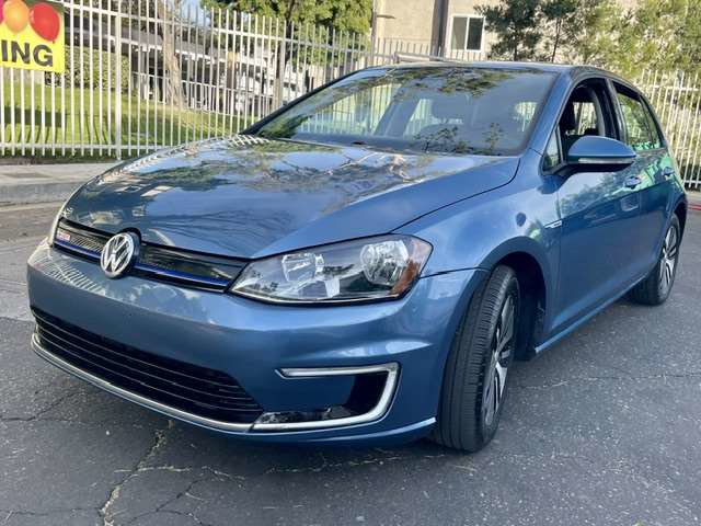 Used 2016 Volkswagen e-Golf SE w/ DC Fast Charging Package image 1