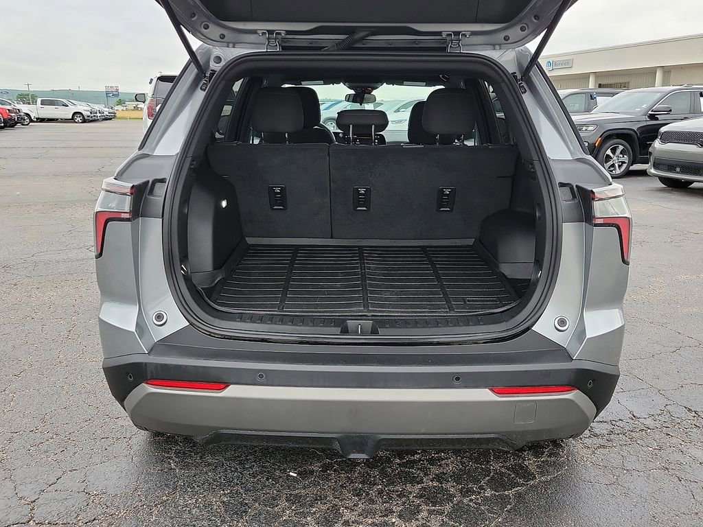 Used 2025 Chevrolet Equinox LT FWD image 8