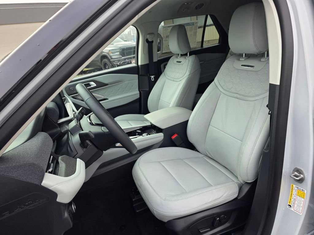 New 2026 Ford Explorer Platinum w/ LUX Leather Package AWD/4WD image 11