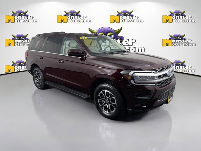 Used 2023 Ford Expedition XLT AWD/4WD image 3