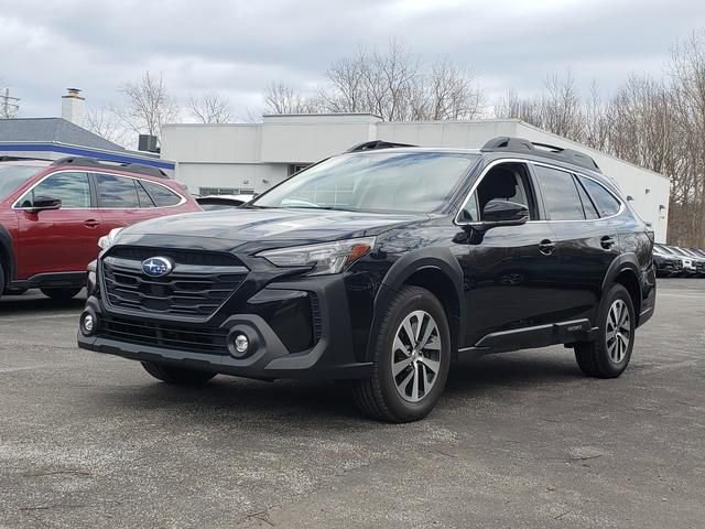 Used 2023 Subaru Outback Premium image 8