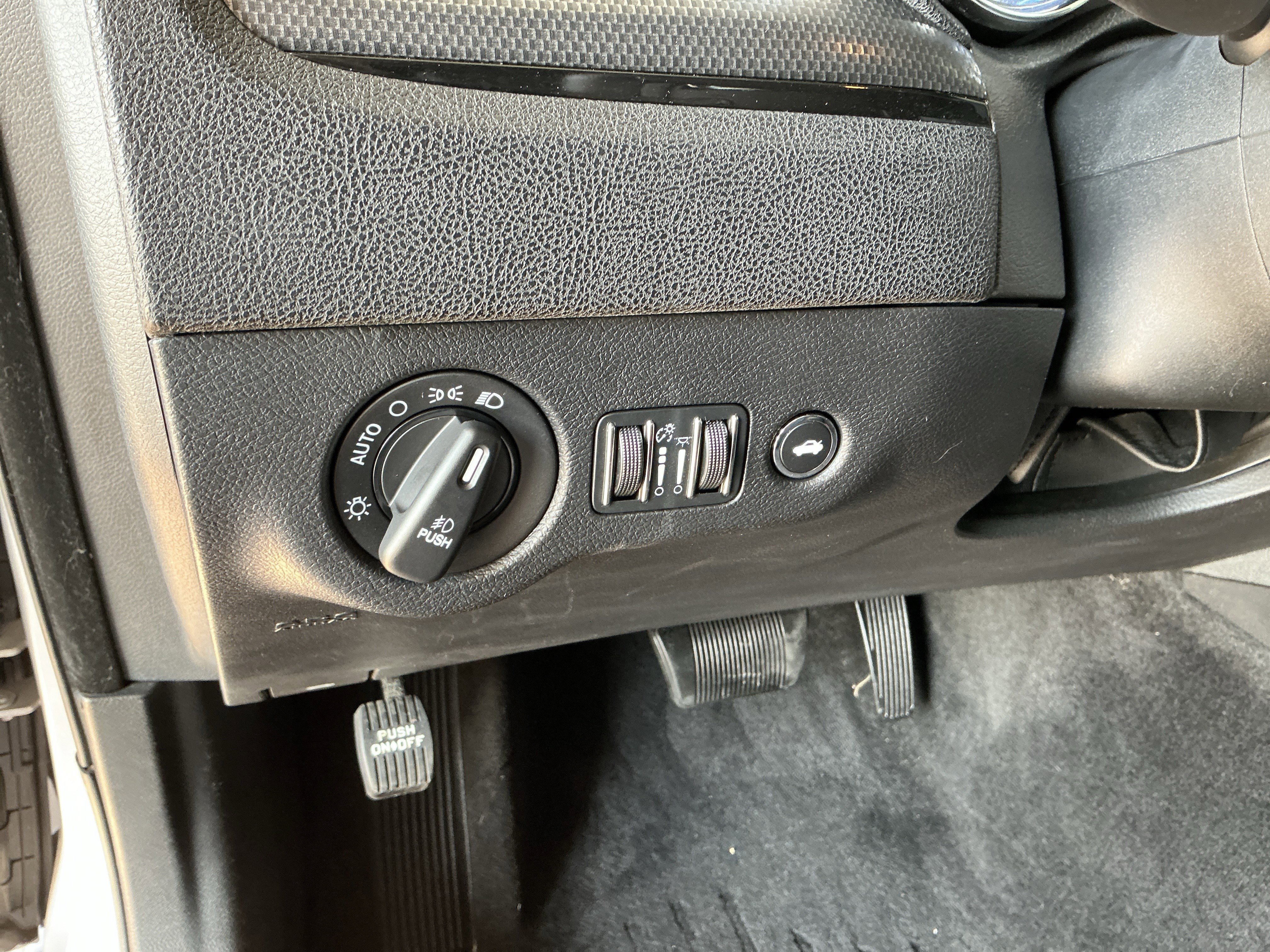 Used 2013 Chrysler 300 S image 30