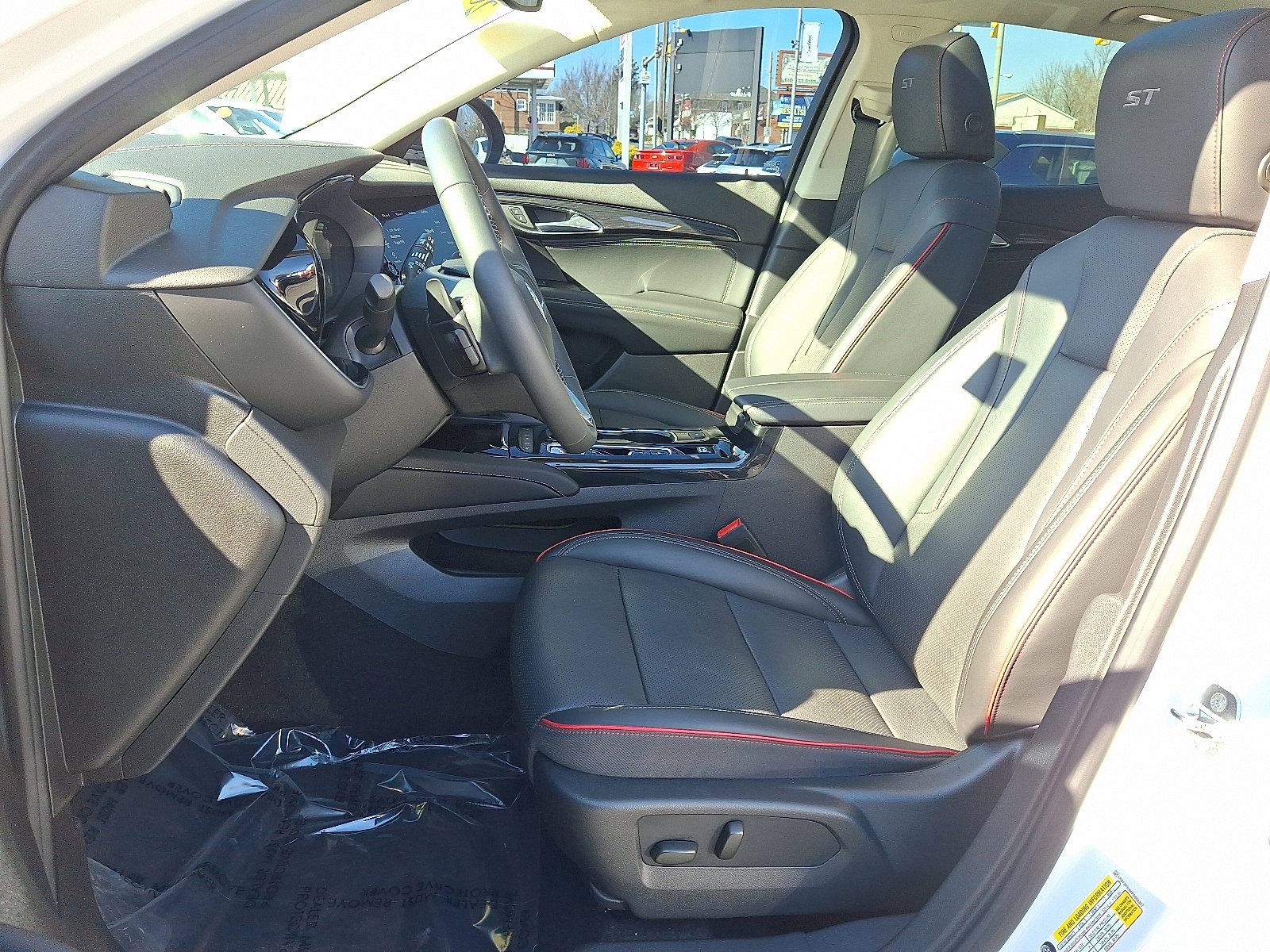 Used 2023 Buick Envision Essence w/ Sport Touring Package image 14