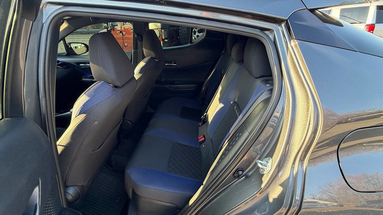 Used 2020 Toyota C-HR XLE image 12