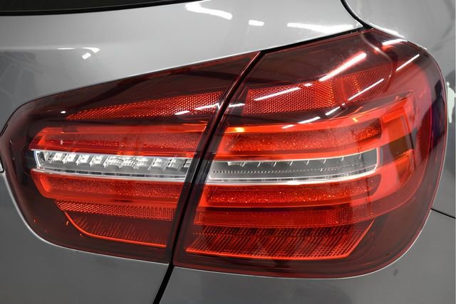 Used 2020 Mercedes-Benz GLA 250 4MATIC image 12