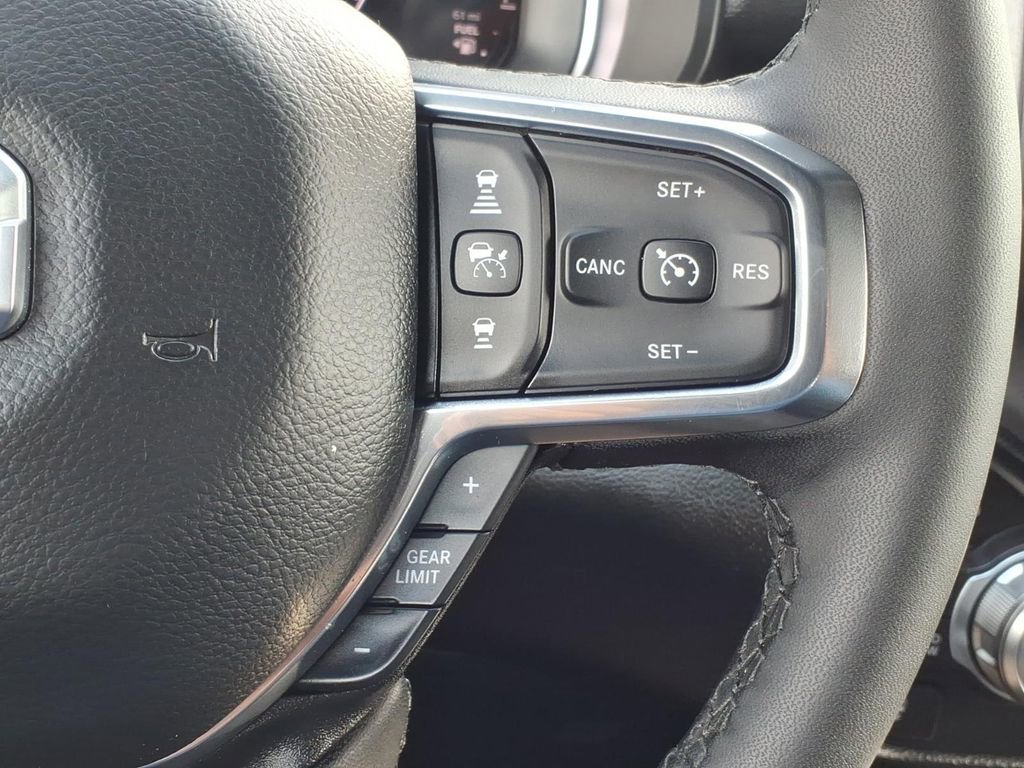 Used 2025 RAM 1500 Laramie AWD/4WD image 10