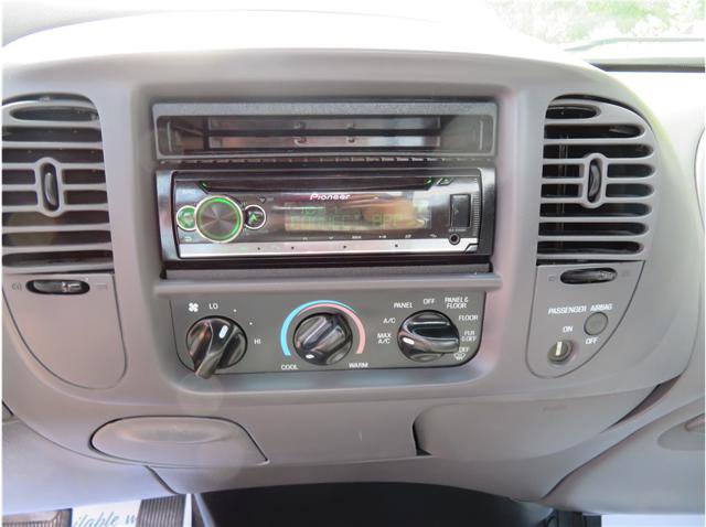 Used 2000 Ford F150 XLT AWD/4WD image 6
