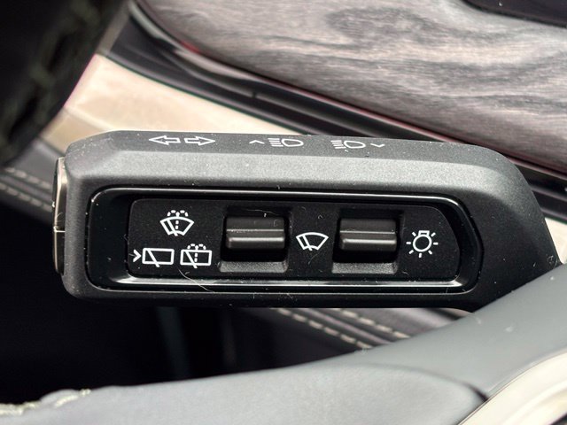 Used 2022 Rivian R1S Launch Edition Quad AWD/4WD image 24
