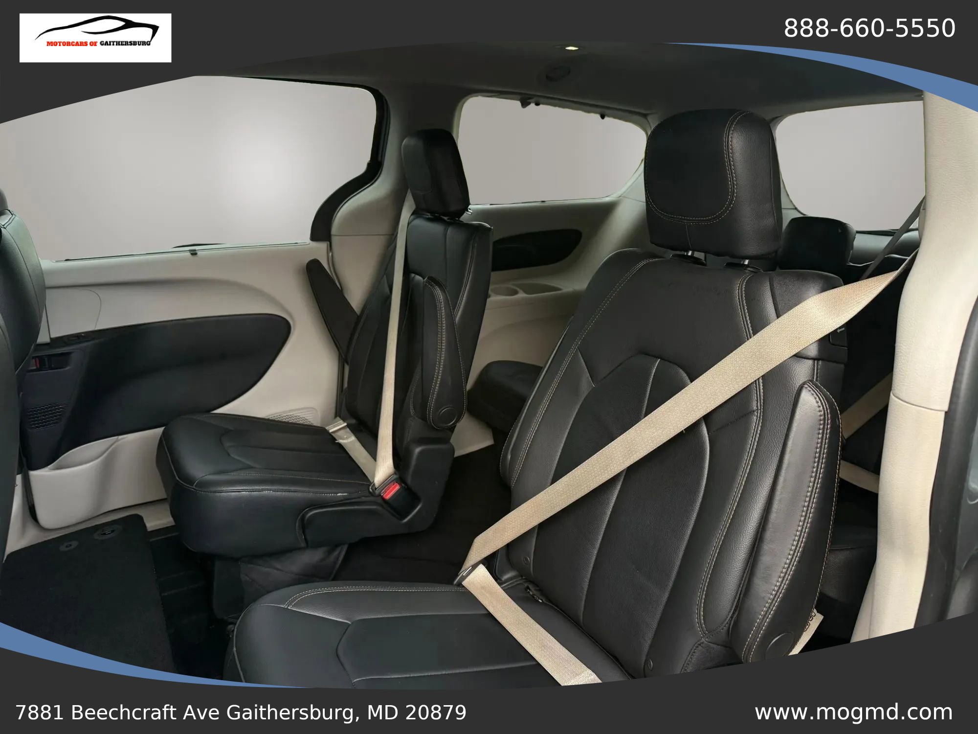 Used 2017 Chrysler Pacifica Touring-L w/ Tire & Wheel Group image 9