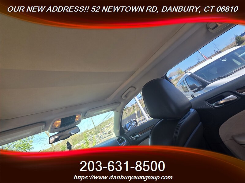 Used 2017 Chrysler 300 C Platinum w/ Safetytec Plus Group AWD/4WD image 7