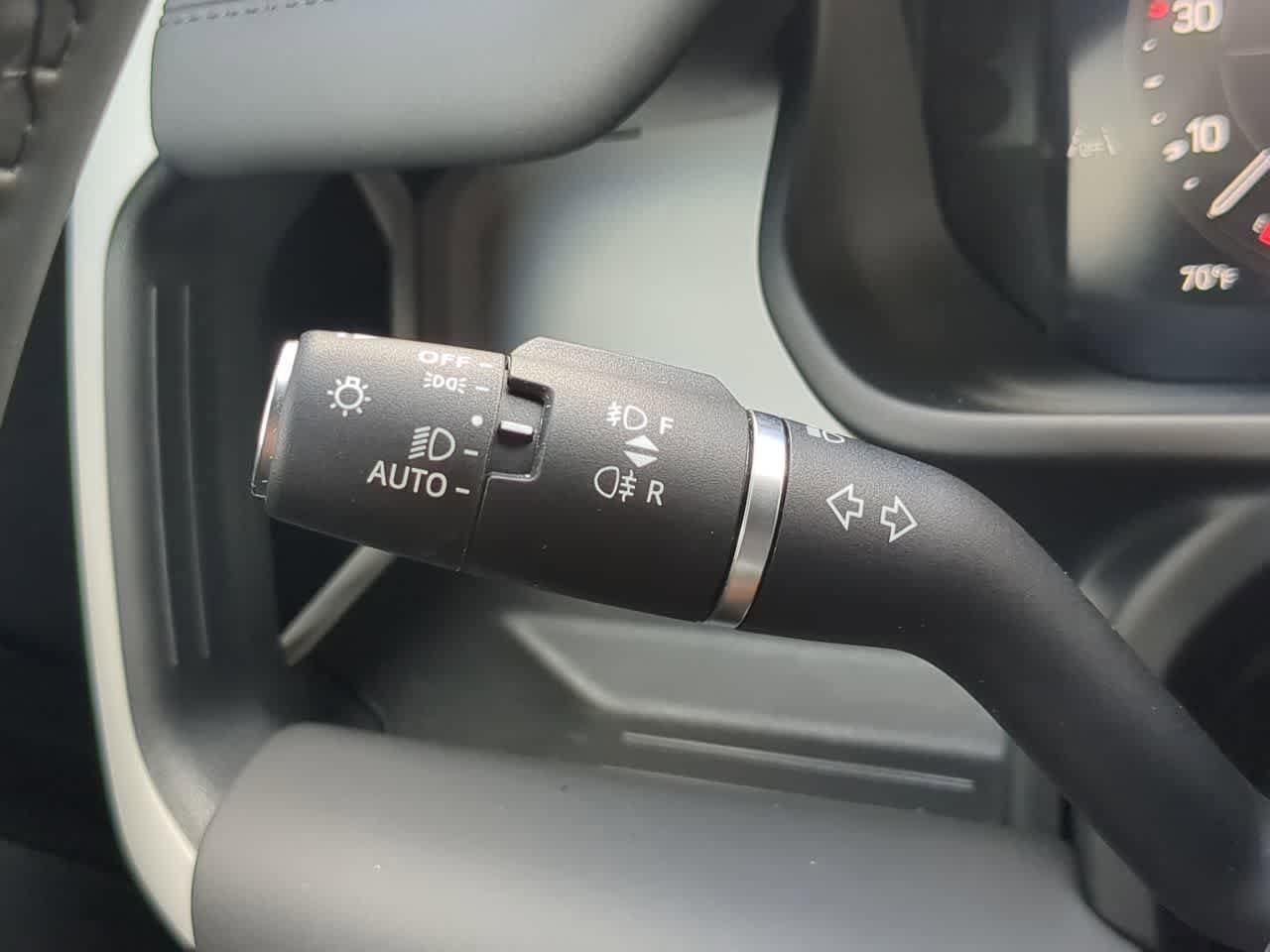 Used 2025 Land Rover Defender 110 S AWD/4WD image 28