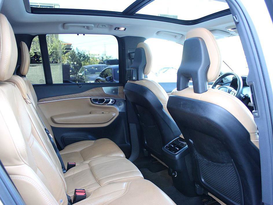 Used 2016 Volvo XC90 T6 image 10
