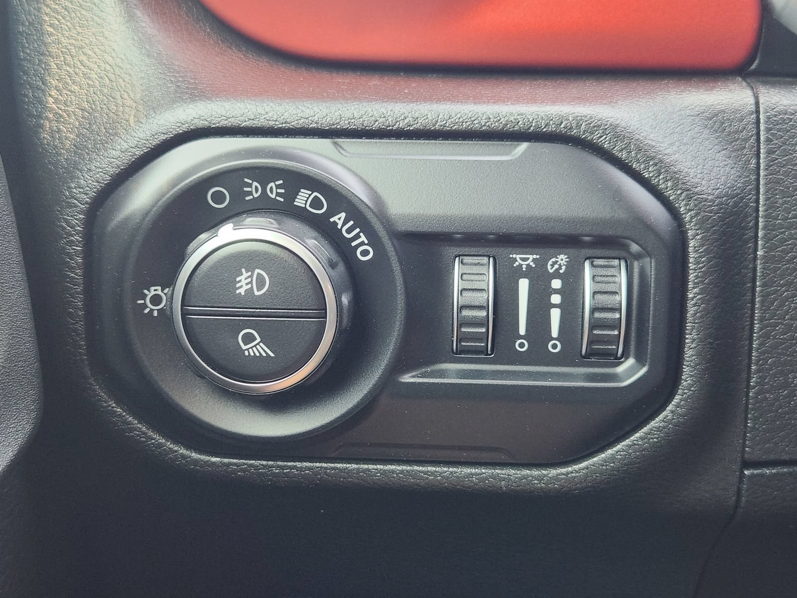 Used 2020 Jeep Gladiator Rubicon AWD/4WD image 25