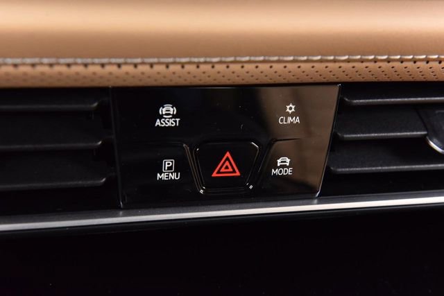 New 2026 Volkswagen Atlas Cross Sport SEL R-Line image 15