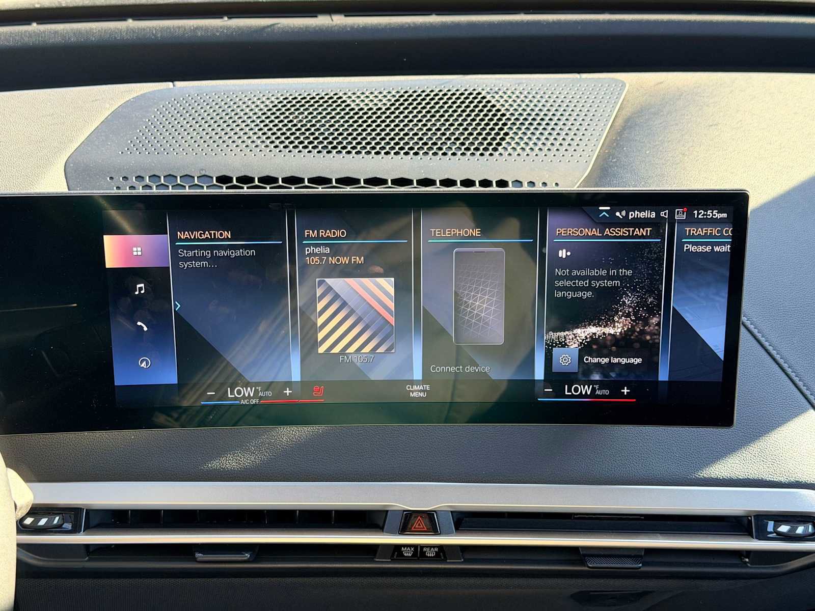 Used 2023 BMW iX xDrive50 w/ Sport Package image 28