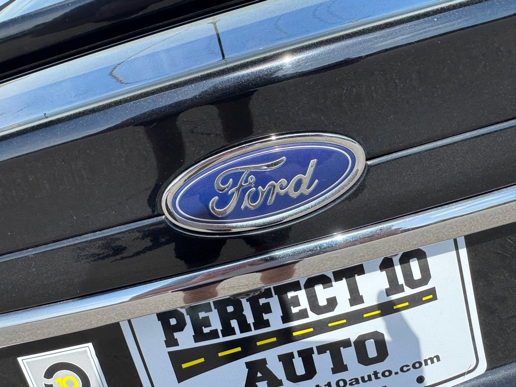 Used 2017 Ford Fusion SE w/ Equipment Group 601A image 17