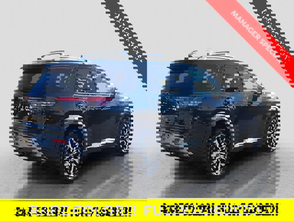 Used 2024 Nissan Pathfinder Platinum w/ Cargo Package AWD/4WD image 3