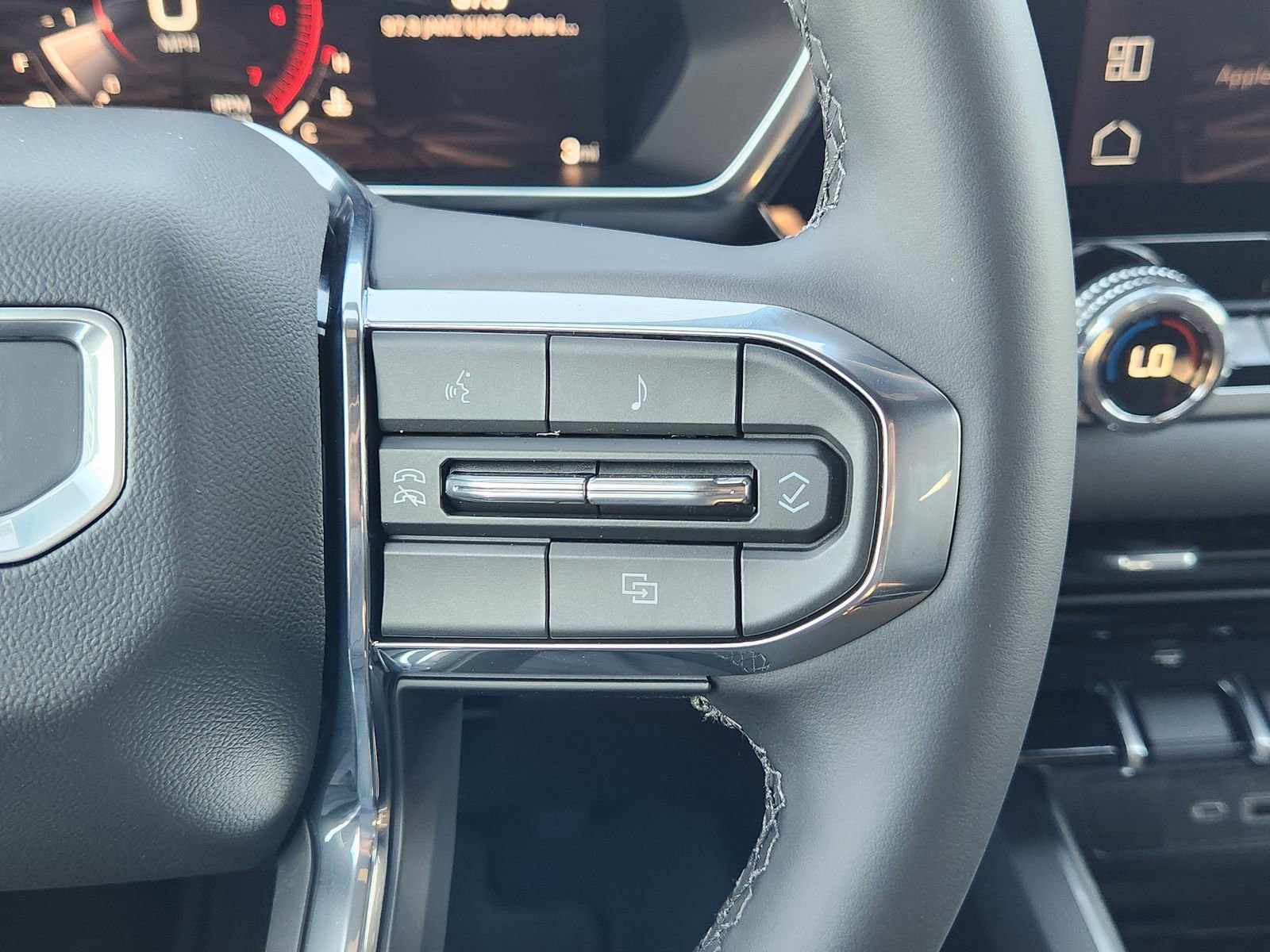 New 2026 GMC Canyon Elevation w/ Convenience Package image 33