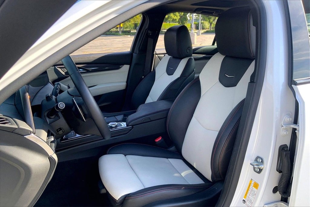 Used 2025 Cadillac CT5 Sport image 10