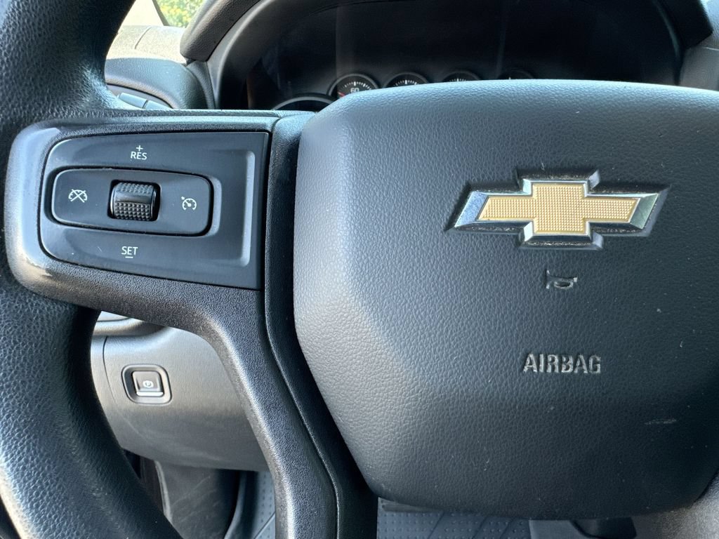 Used 2020 Chevrolet Silverado 1500 Custom w/ Custom Value Package RWD image 17