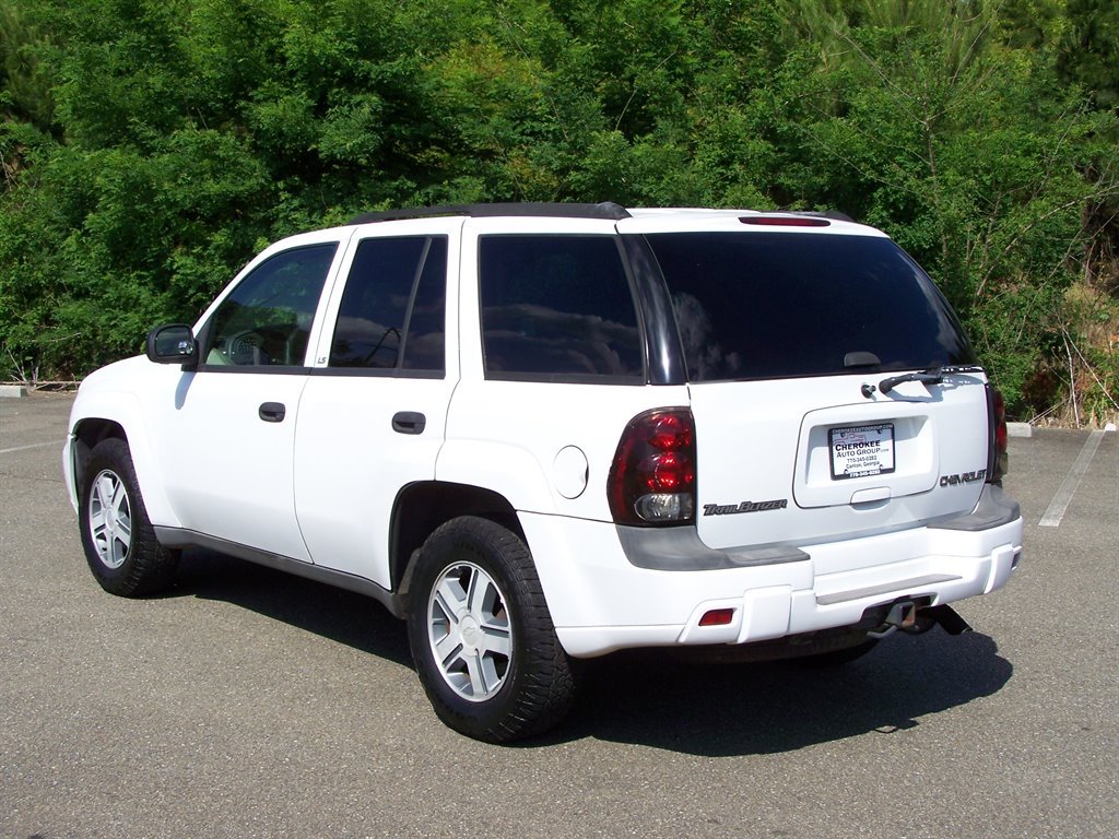 Used 2004 Chevrolet TrailBlazer LS w/ Skid Plate Package AWD/4WD image 4