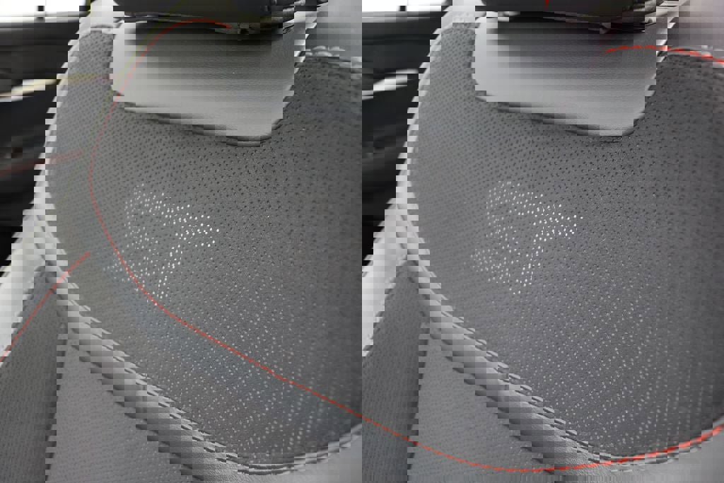 Used 2025 Ford Explorer ST image 19