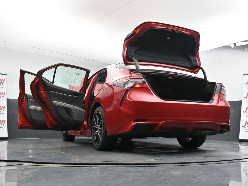 Used 2022 Toyota Camry SE image 42