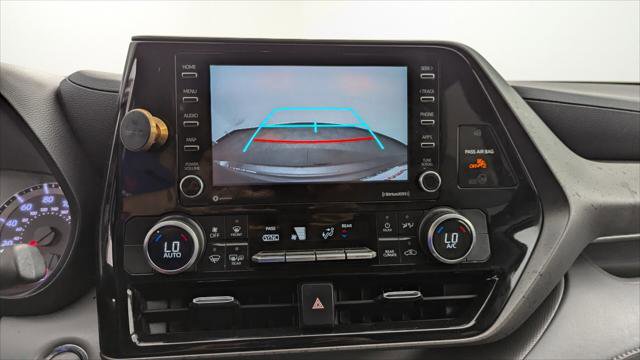 Used 2022 Toyota Highlander L image 27